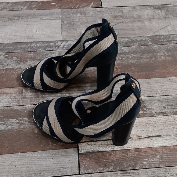 Tory Burch Chic Navy Blue and Cream Clueless Preppy Strappy Heels Size 7 - Picture 4 of 8